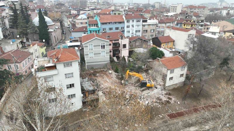 Bursa’da riskli yapılar ortadan kaldırılıyor
