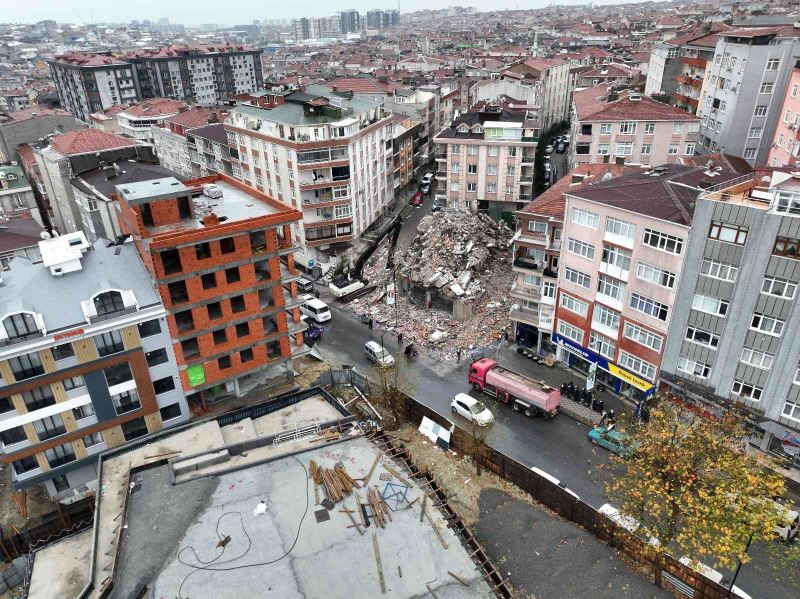 Güngören’de belediyeye ’kontrolsüz yıkım’ tepkisi
