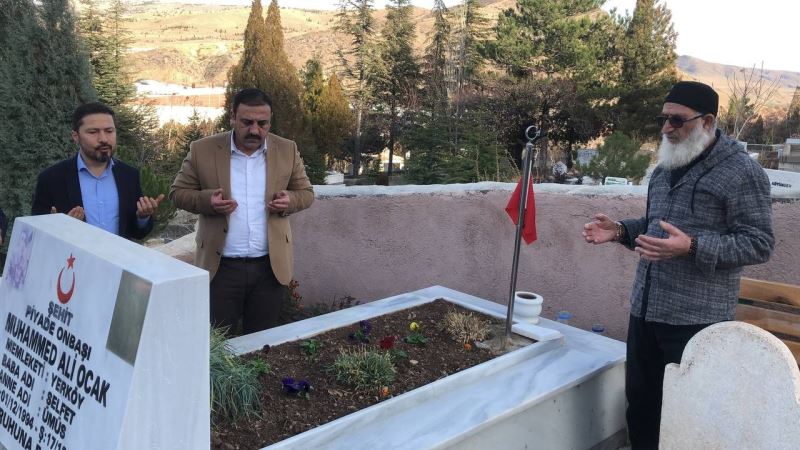 Kayseri şehitleri mezarları başında anıldı
