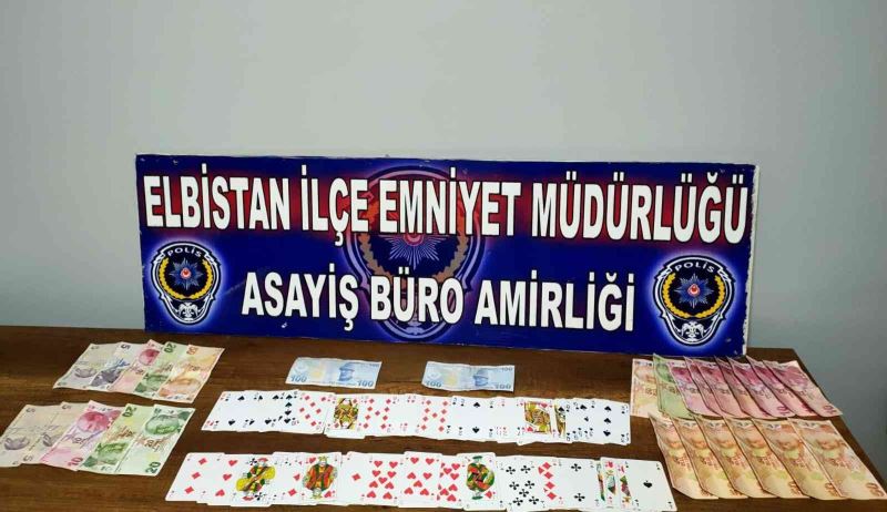 Kumar oynayan 8 şahsa 14 bin 500 lira ceza kesildi
