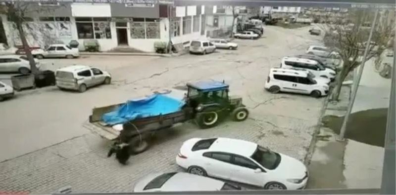 Geri giden römork takılı traktör yaşlı kadına çarptı

