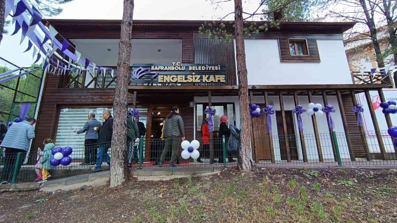 Engellilerin sosyalleşmesine yönelik hayata geçirilen ‘Engelsiz Kafe’nin açılışı yapıldı
