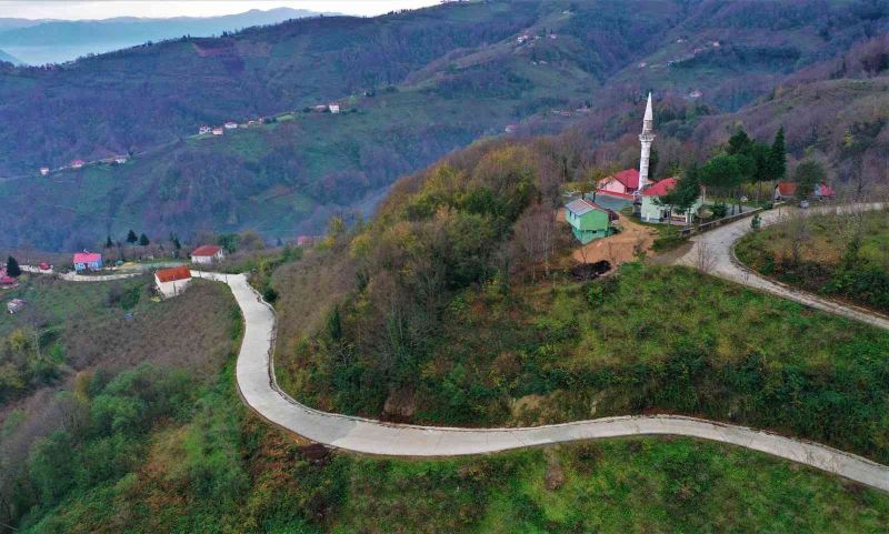 Altınordu’da beton yol çalışmaları sürüyor
