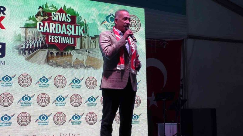 1’inci Sultangazi Gardaşlık Festivali, renkli görüntülere sahne oldu
