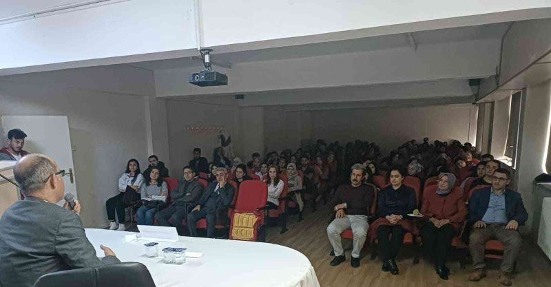 Üniversitede edebiyat ve şiir söyleyişi