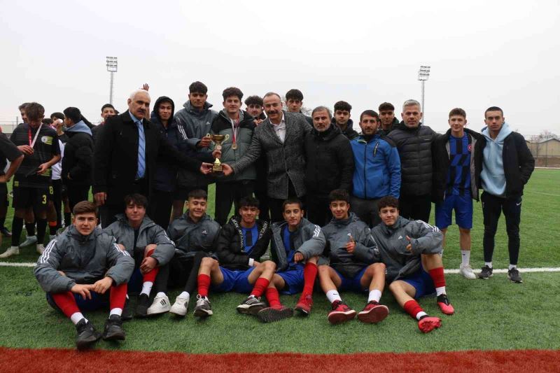 Ahmet Ayık Spor Lisesi şampiyon oldu
