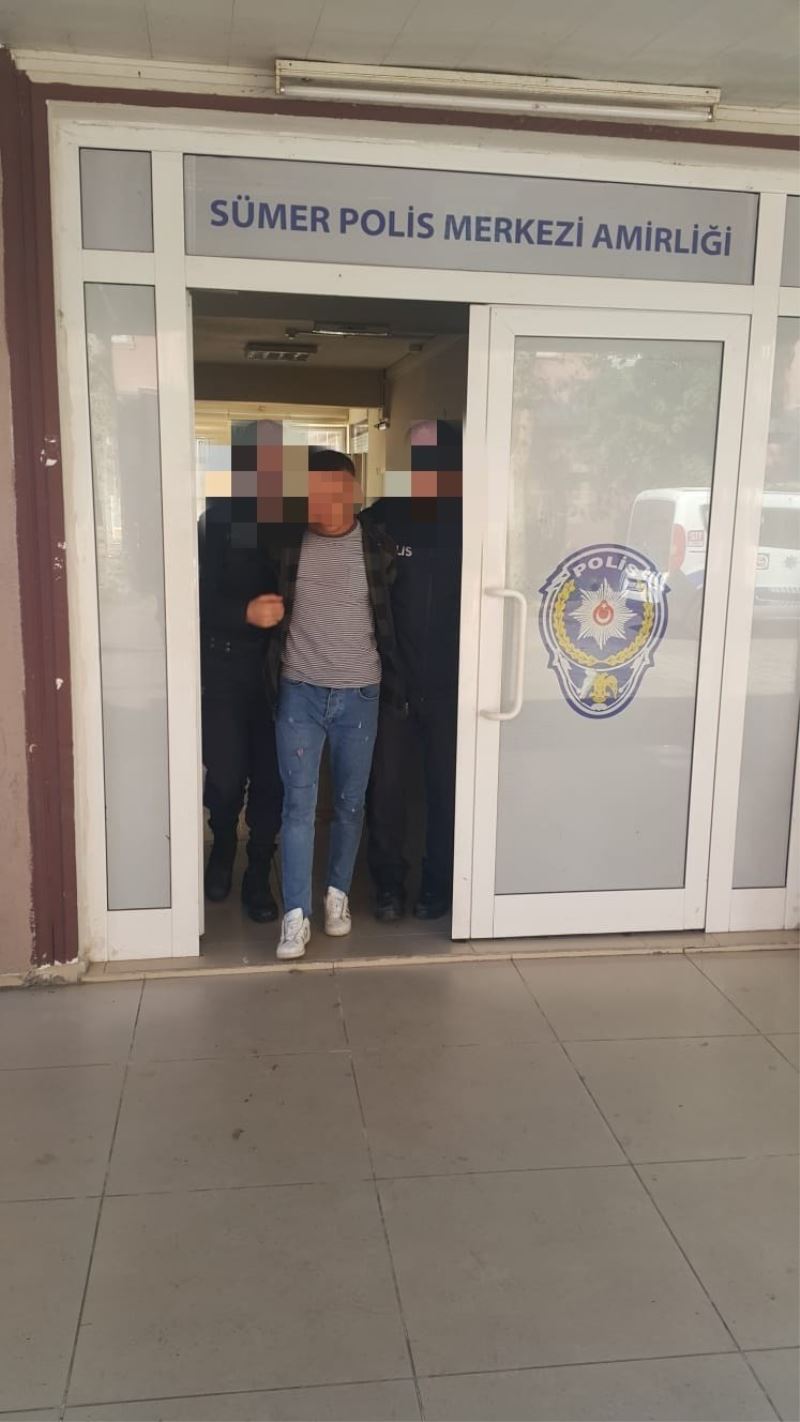 Bıçaklanan genç ağır yaralı halde hastaneye gitti, saldırganı polise bildirdi
