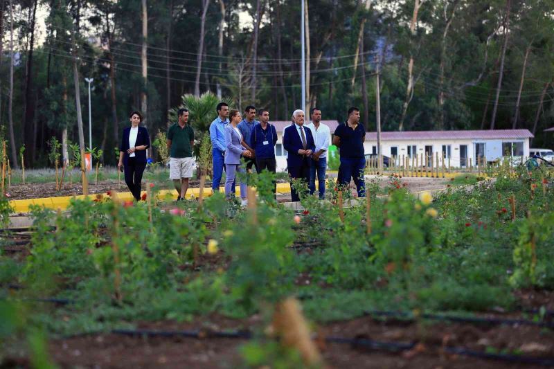 Başkan Gürün Tıbbi Bitkiler Koleksiyon Bahçesi’ni inceledi
