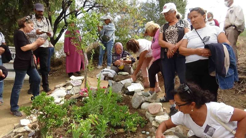 Sanatçı Tuncel Kurtiz, vefatının 9. yılında kabri başında anıldı
