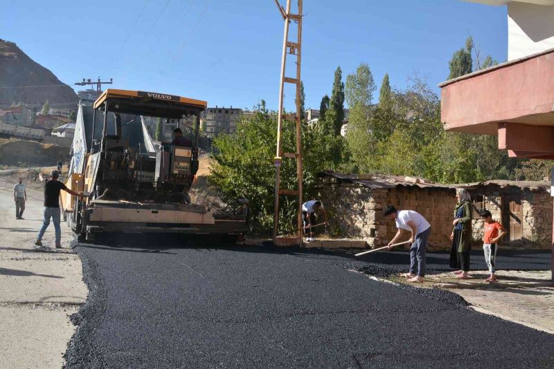 Hakkari kantar ve medresede asfalt çalışması
