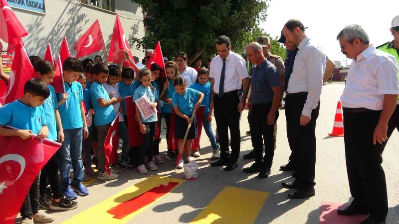 Yaya geçitlerinde sürücüler uyarıldı
