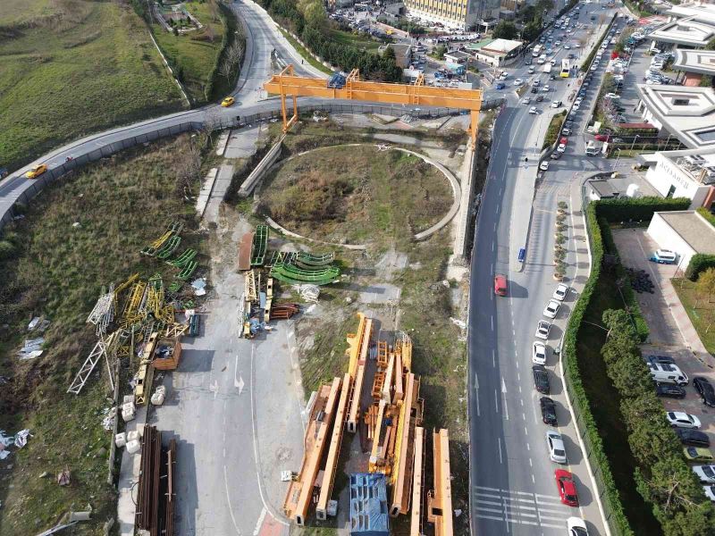 Ataköy-Bahariye metro inşaatının 3 yıl gecikmesine tepki
