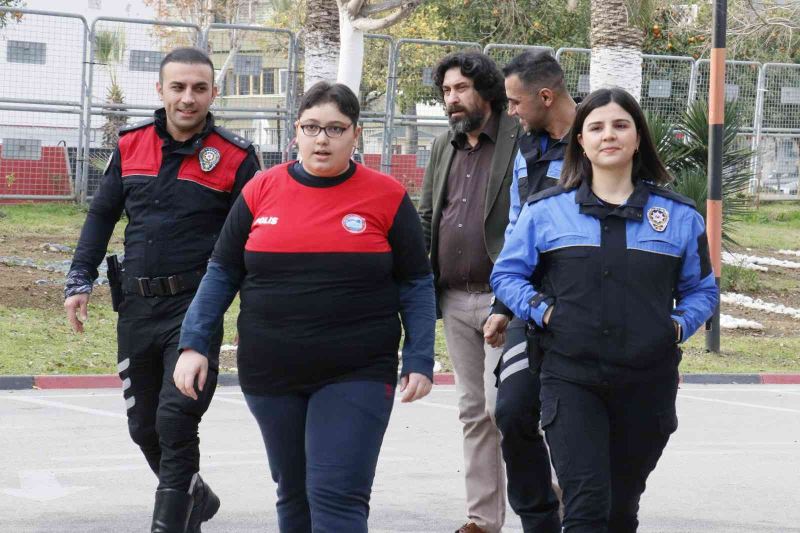 Otizmli şampiyonun polis olma hayali gerçek oldu
