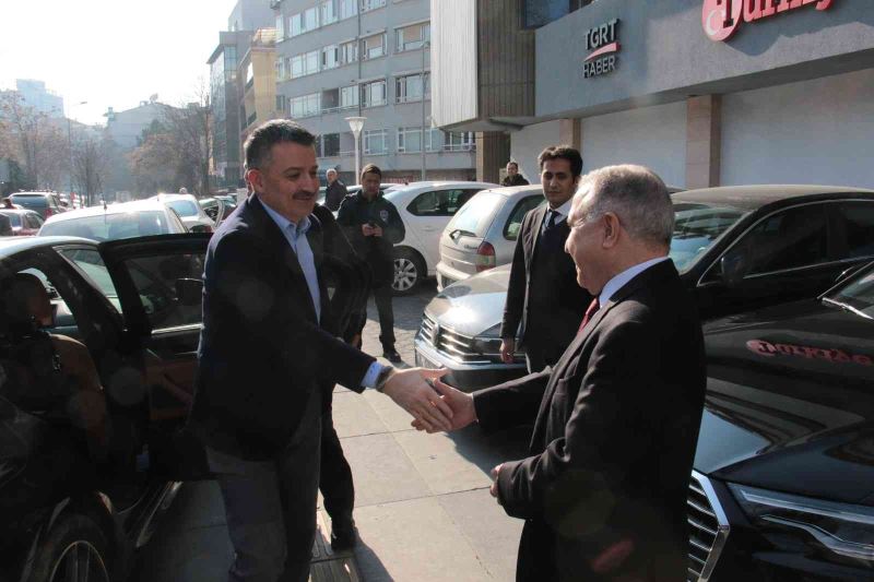 Eski Bakan Pakdemirli’den İhlas Medya Grubu Temsilcisi Kahraman’a ziyaret
