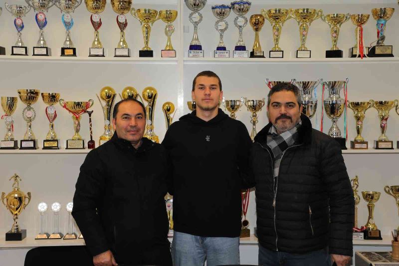 Gemlik Belediyespor iki sporcu daha kazandırdı
