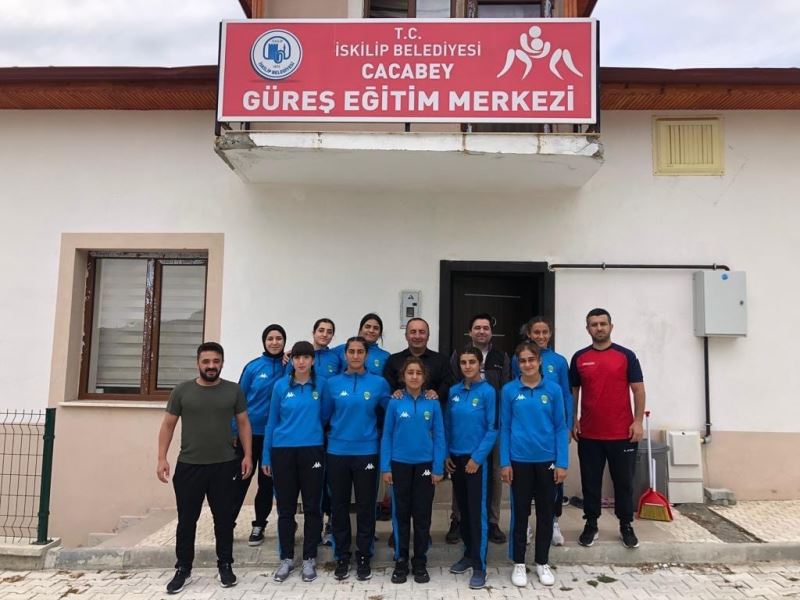 İskilip Belediyespor Kadın Güreş Takımı, Türkiye şampiyonasına katılacak
