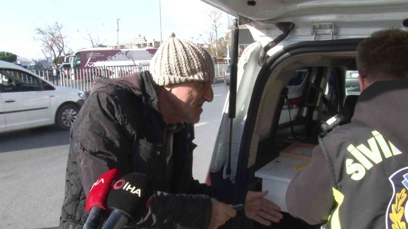 Kadıköy’de ceza yiyen taksiciden polise çirkin tepki: “Yaz cezayı belki sana yıldız takarlar”
