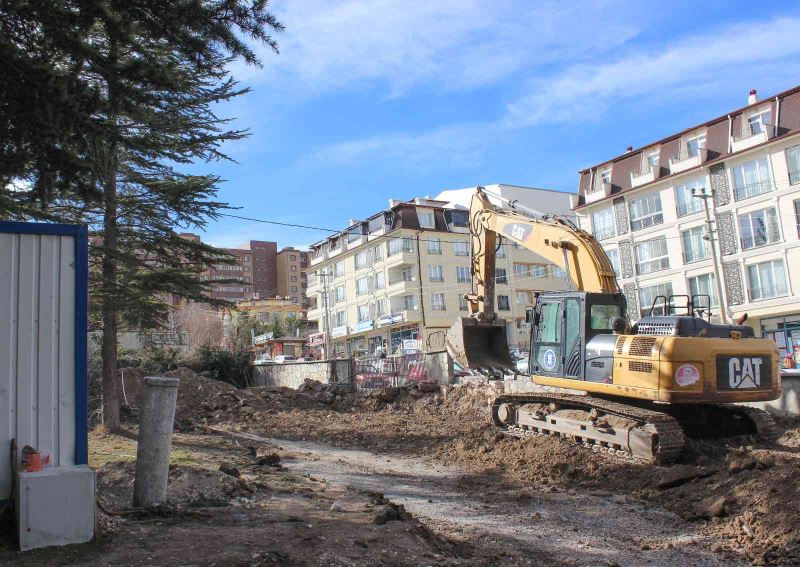 Nafia-Garaj Yolu Caddesi’nde yol genişletme çalışması
