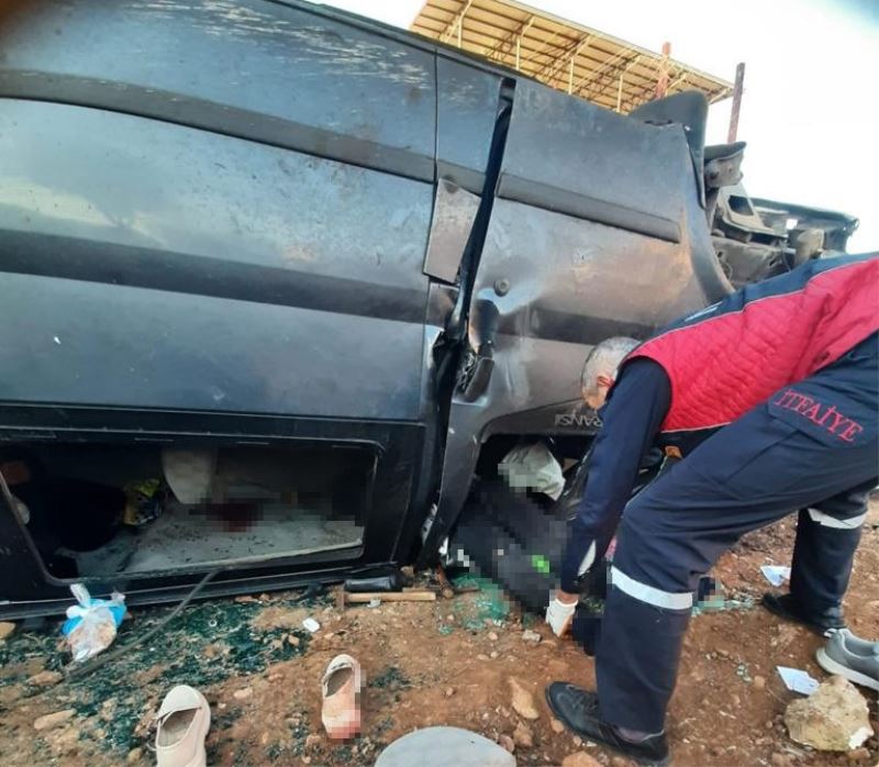 Mardin’de hafif ticari aracın kontrolden çıkması sonucu meydana gelen trafik kazasında çok sayıda ölü ve  yaralı var.
