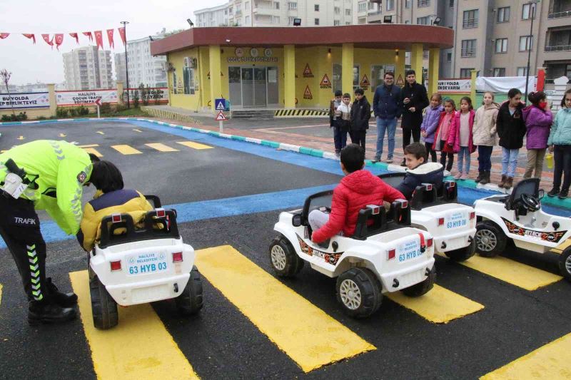 Çocuklar trafik kurallarını eğlenerek öğrendi
