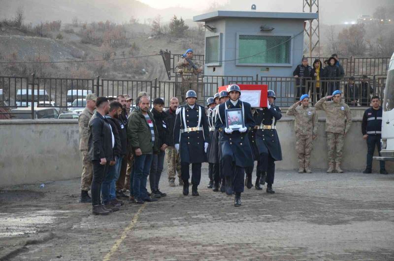 Şırnak’ta çatışmada şehit olan güvenlik korucusu son yolculuğuna uğurlandı
