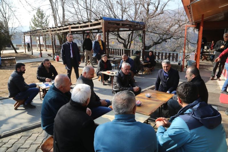 Vali Özkan, esnaf ve vatandaşlarla bir araya geldi
