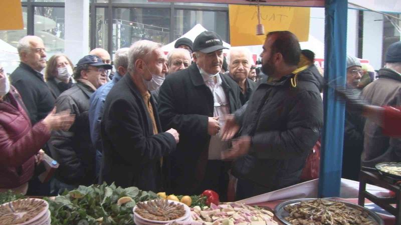 Başkentte bedava hamsi ve muhlama için vatandaşlar birbirini ezdi
