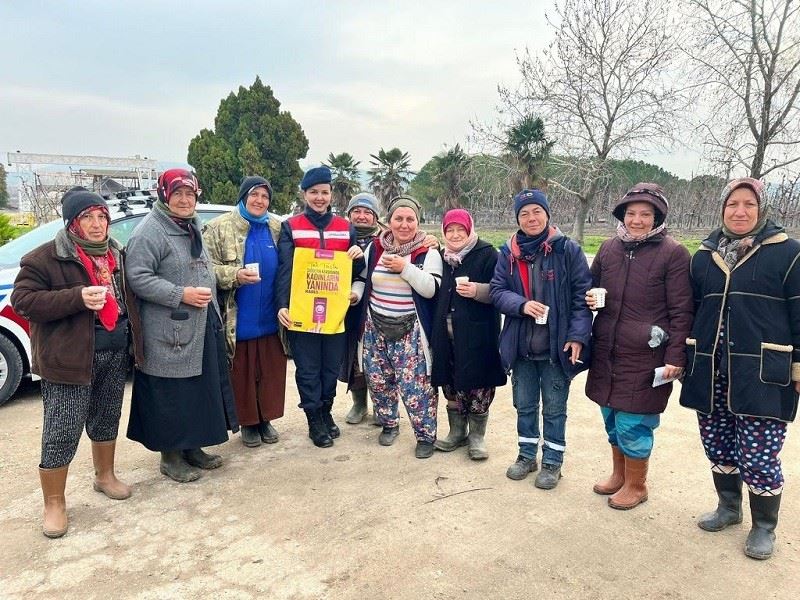 Gönen İlçe Jandarma Komutanlığı kadın çiftçilere KADES uygulaması eğitimi verdi
