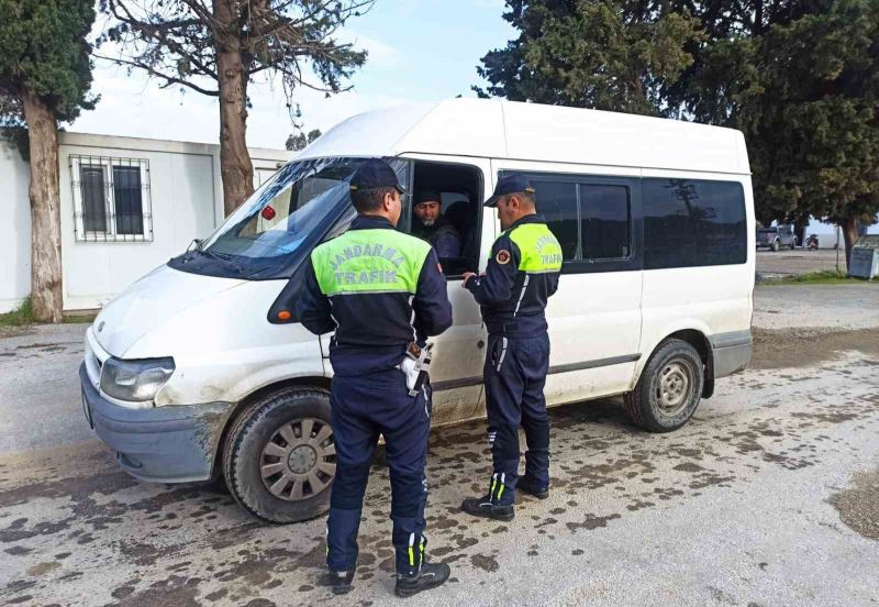 Jandarma ekiplerinden emniyet kemeri denetimi
