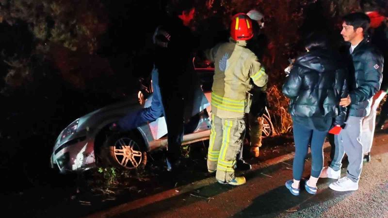 Sarıyer’de araç şarampole devrildi: 3 yaralı
