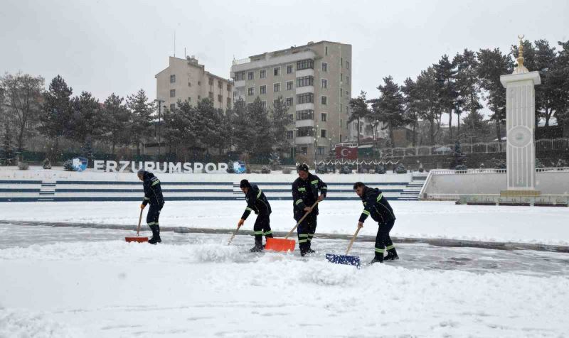 Büyükşehir kışla mücadelede de 7/24 görevinin başında
