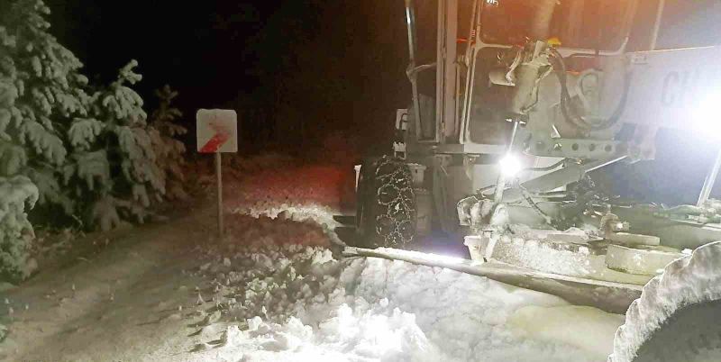 Kütahya OBM karla mücadele ekipleri iş başında
