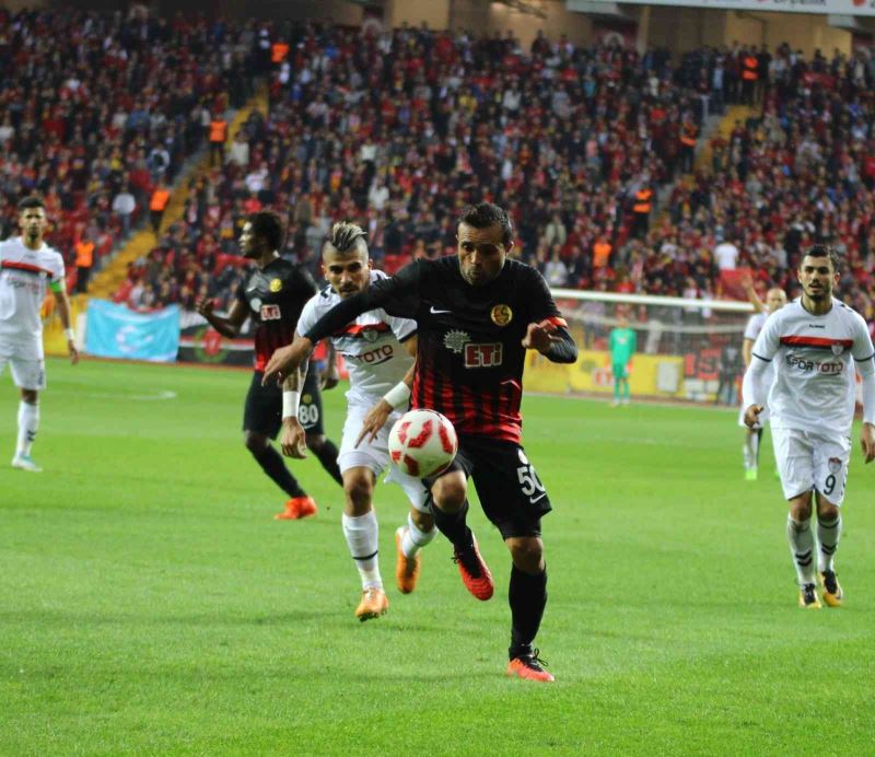 Hürriyet Gücer’den Eskişehirspor için kritik imza
