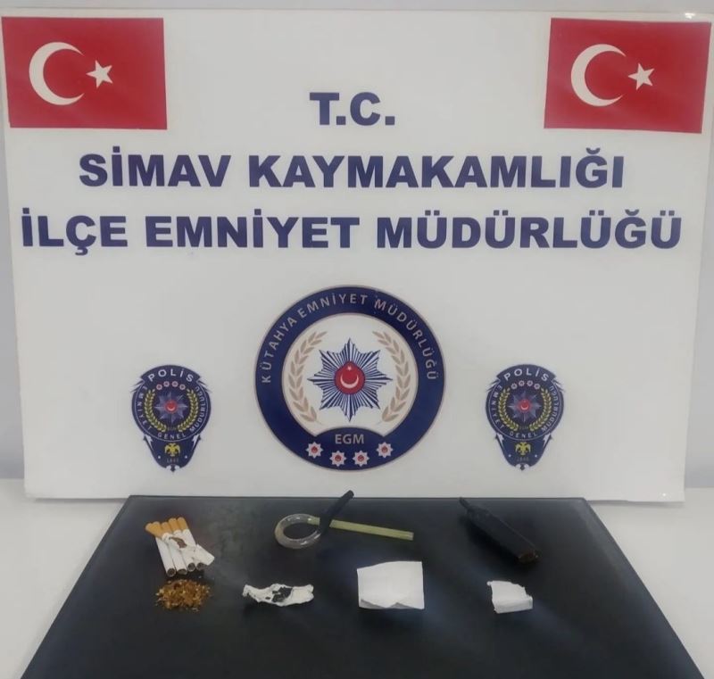 Simav’da bir kişinin üzerinde uyuşturucu ele geçirildi
