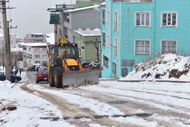 Yıldırım’da kar mesaisi
