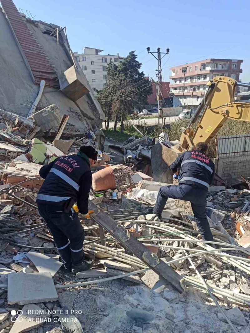 Karesi arama kurtarma timi çalışmalarını sürdürüyor
