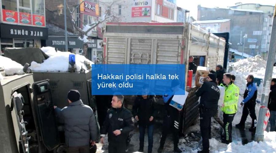 Hakkari polisi halkla tek yürek oldu