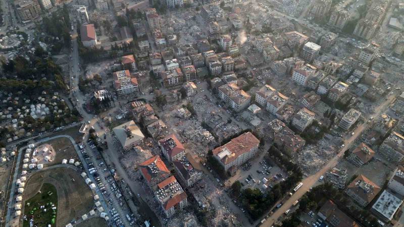 Hatay’da arama-kurtarma çalışması havadan görüntülendi
