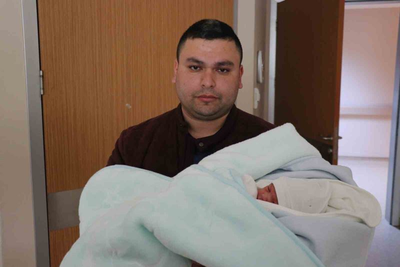 Depremzede çiftin ilk çocuğu Ereğli’de dünyaya geldi
