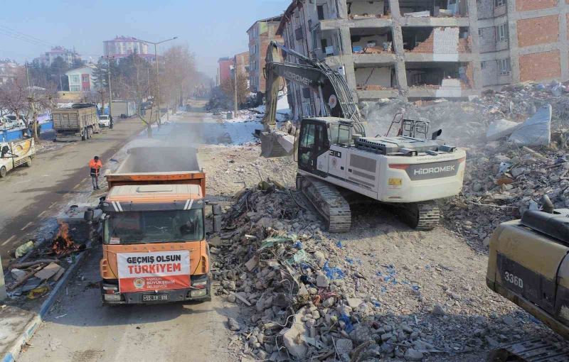 Samsun Büyükşehir tüm gücüyle afet bölgesinde
