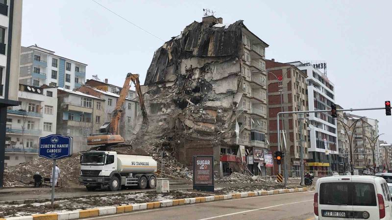 Elazığ’da 664 binanın ağır hasarlı ve yıkık olduğu tespit edildi
