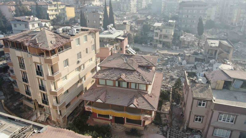 Hatay’da bu mahallede sadece iki bina hasar almadı
