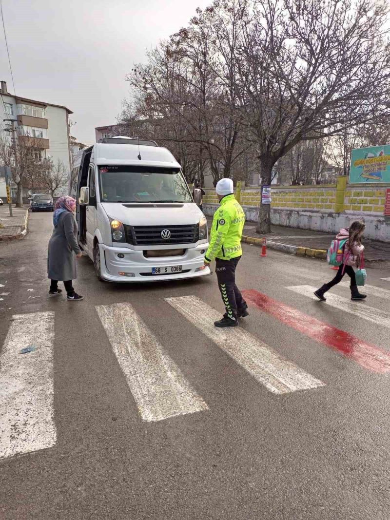 Okullar açıldı, okul servisleri sıkı denetimde
