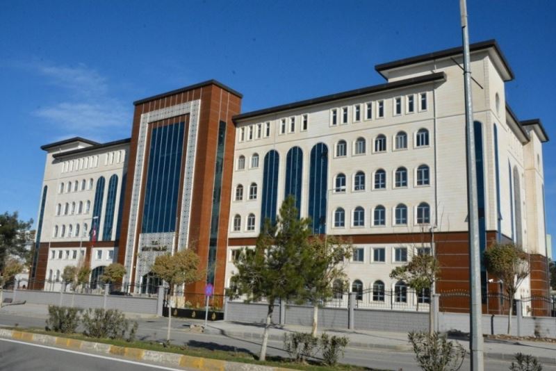 Siirt Valiliği depremzedeler ile ilgili yapılan çalışmaları kamuoyu ile paylaştı
