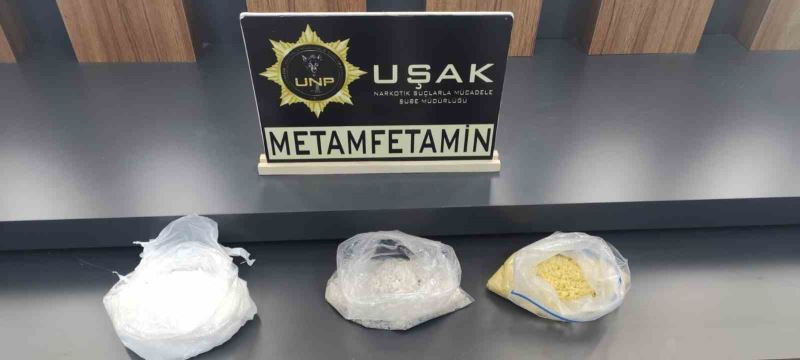 382 gram metamfetaminle yakalanan 3 şüpheli tutuklandı
