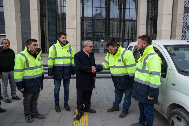 Kütahya Belediyesi, Adana’ya hasar tespit ekibi gönderdi
