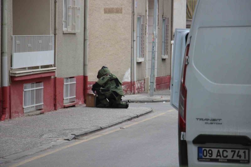 Bomba sandılar, pos makinesi rulosu çıktı
