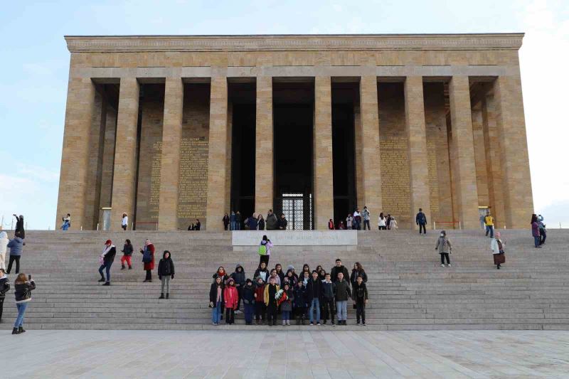 Başkan Gültak, Bilsem öğrencilerine Ankara gezisi hediye etti
