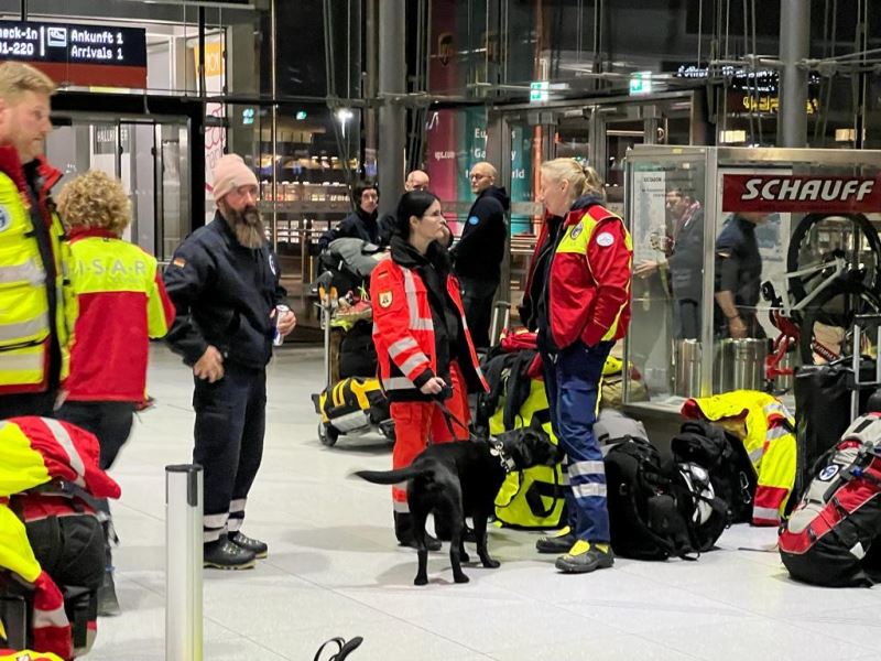 Almanya’dan 41 kişilik arama-kurtarma ekibi Türkiye’ye hareket etti
