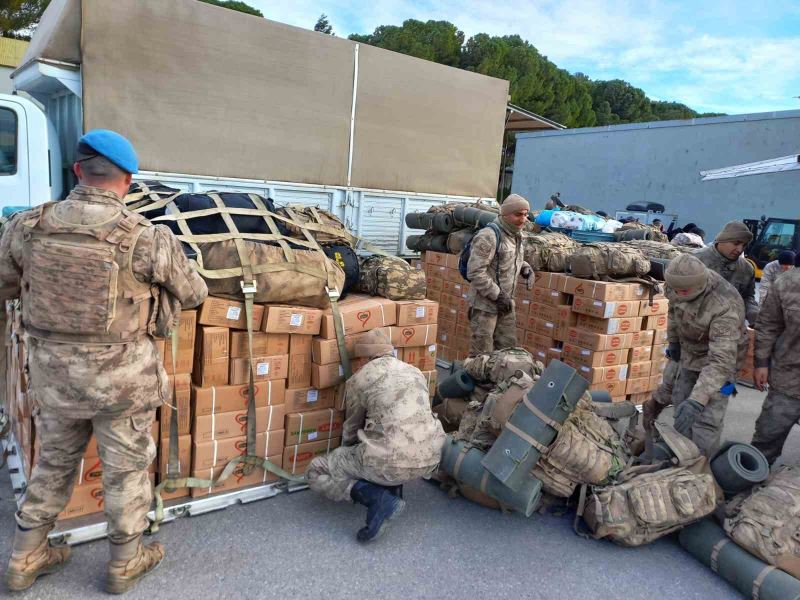 Manisa’dan 54 jandarma deprem bölgesine sevk edildi
